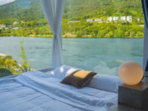 Dongjiang Lake Ergeng Daizhu Homestay Hotels in Zixing
