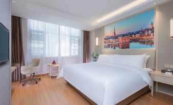 Vienna Hotel (Biyan Avenue, Yingshan Hot Spring Town)