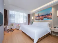 Vienna Hotel (Yingshan Wenshen Zhen Bisheng Avenue Branch) - Parkering