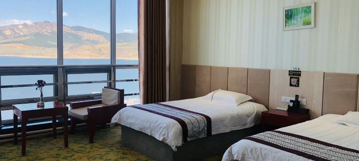 Ningcheng Zimeng Lake Hotel Hotéis em Condado de Ningcheng