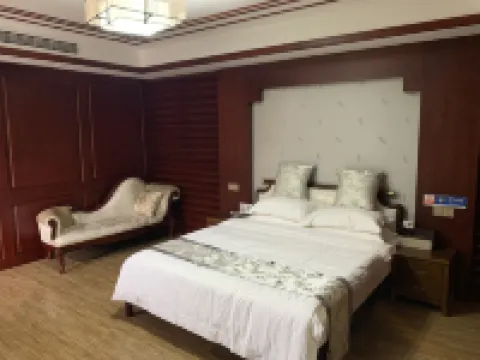 Yancheng Dongfang Taohuazhou Hot Spring Hotel