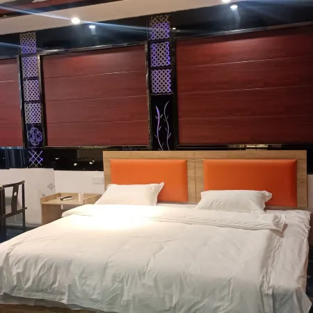Chaoge Hotel