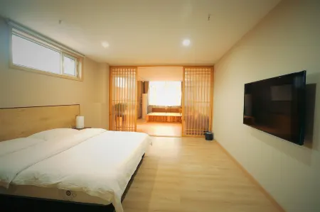 Sheyi Tea Culture Boutique Hotel (Hohhot Dazhaosi Branch) Отели рядом с достопримечательностью «Inner Mongolia University Gym Teaching Part»