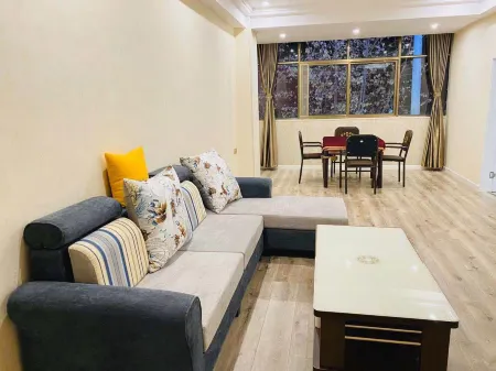 Lingbao Shijia Hotel (Huimeijia Supermarket)