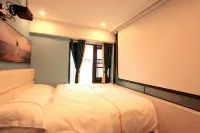 Haodi E-Sports Hotel (Yibin High-Speed Railway West Station) -  Gaming & Esports