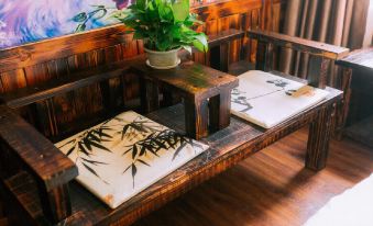 Luoyang Qiju Tea House Hotel