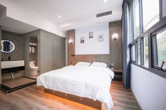 Fengyuan Hotel