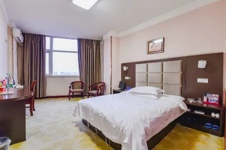 Yucheng Meigaomei Business Hotel (Yucheng New Bus Station)