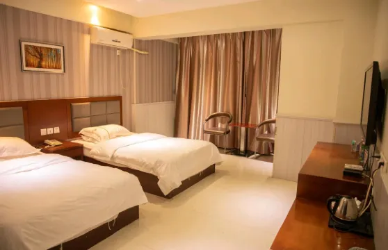 衞輝逸居賓館（汽車總站店）