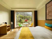 Kangding Middle Ancient Hot Spring Inn