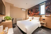 Super 8 Collection Hotel (Lanzhou Railway Station Hongxingxiang Subway Station) Hotels in Railway Station