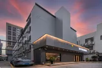 Homeinn Selected Hotel (Shanghai Caohejing Guilin Park Metro Station) Hoteles en Xúhui
