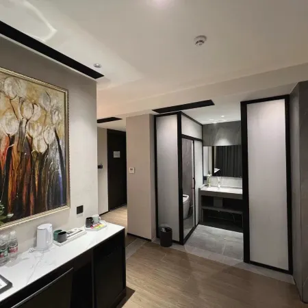 Yueran Hotel (Changhong Road Wanda Branch)