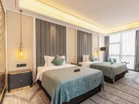 XANA DELUXE HOTEL(Qingyuan High-speed Railway Station South Bank Park Store)