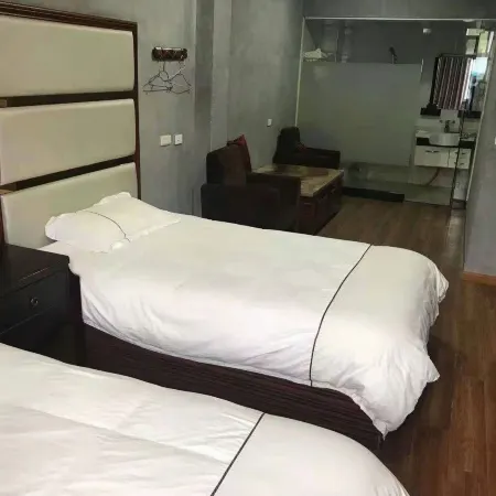 Longquan Jiutian Hotel
