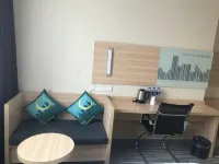 City Comfort Inn (Yichang Gezhouba CBD Shopping Center Store) Hotels near Zhixi Pavilion