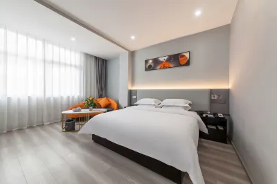 Home Inn Baiyun Hotel (Longyan Institute of Technology Wanda Plaza Branch) Hotels near Zijin Commercial Building