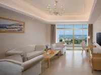 Vienna International Hotel (Danzhou Yangpu) Отели рядом с достопримечательностью «Пассажирская остановка Янпу»