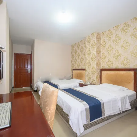Yingshan Ouman Yiyi Express Hotel