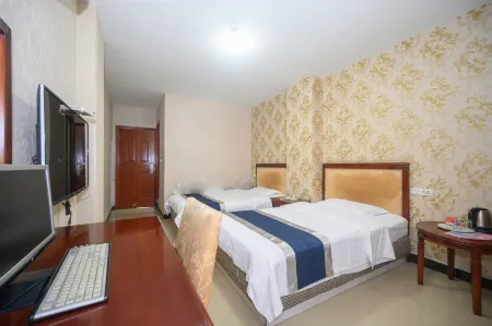 Yingshan Ouman Yiyi Express Hotel