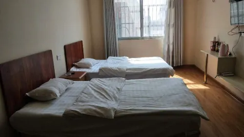 Shangqiu Nongmao Hotel - Inns