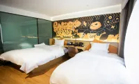 IU Hotel (Mengzhou Bus Station Huichang South Road)