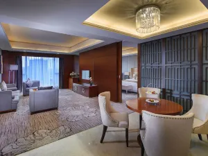 Gloria Plaza Hotel