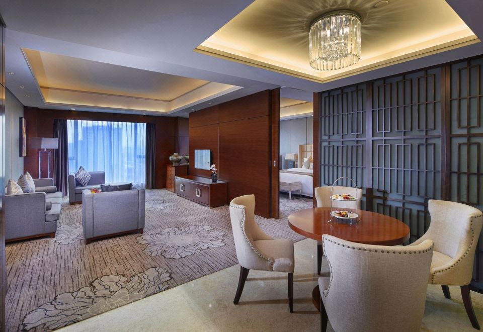 Gloria Plaza Hotel GuangzhouHotel Overview