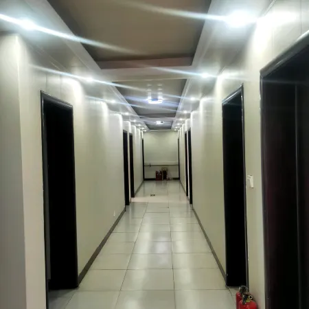 Xingyang Yanhe Business Club Отели рядом с достопримечательностью «Huancuiyu Scenic Area»