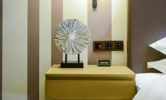 Yun Hu International Hotel (Chongqing South High-speed Railway Station Liangping)