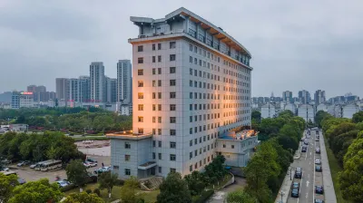 Wright House Hotels near Fengcheng Fengshui Lake Scenic Area