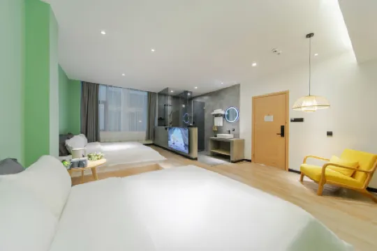 Yunduo Guesthouse (Sanya Yalong Bay Tropical Paradise Forest Park) Отели рядом с достопримечательностью «Baodao Luobei Aquarium»