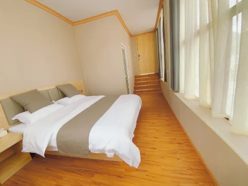 Monsoon Hotel Mangkang