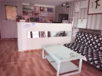Feifei Fashion Theme Hotel