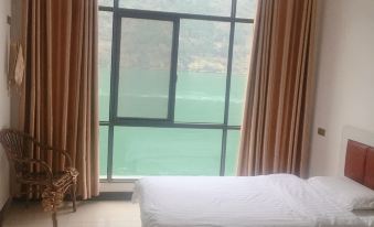 Riverside Renjia Inn