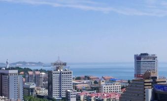 Parallel World Sea-view Hotel (Yantai South Street Wanda Apartment)