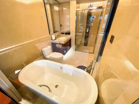 QIANXIN LUXURY HOTEL