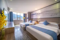 Zhubao Hotel (Wuzhou Municipal Plaza Center Branch) - con vista montagne