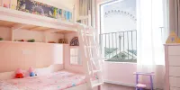 Gedi Apartment Hotel - Cheerful Fun Family Suite (Child-Friendly)