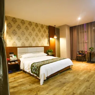 Danfeng Junlin World Theme Hotel