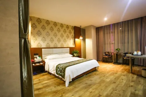 Danfeng Junlin World Theme Hotel