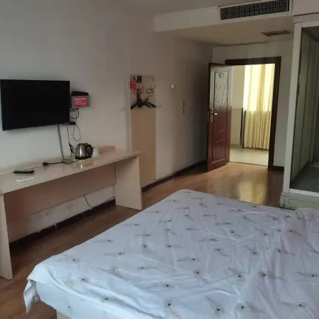 Queshan Langling Express Hotel