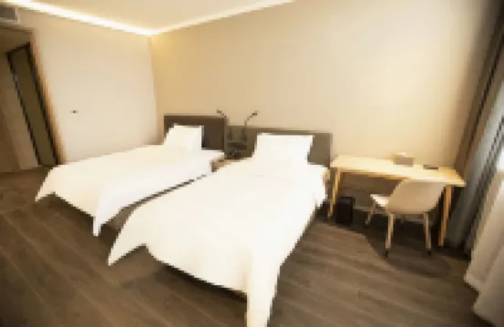 HanTing Hotel (Tangshan Yutian Yahongqiao)