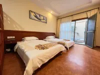 Zhengzhou Huanghe Valley Hot Spring Hotel (Fengle Farm)
