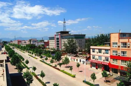 Zanhuang Shangmei Five Star Business Hotel Отели рядом с достопримечательностью «Jiunv Peak Scenic Area»