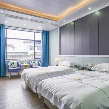 Dongkou Lantian Light Luxury Hotel