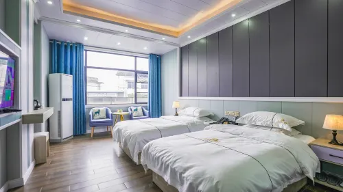 Dongkou Lantian Light Luxury Hotel