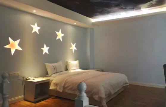 靈武寧東東龍時尚主題酒店