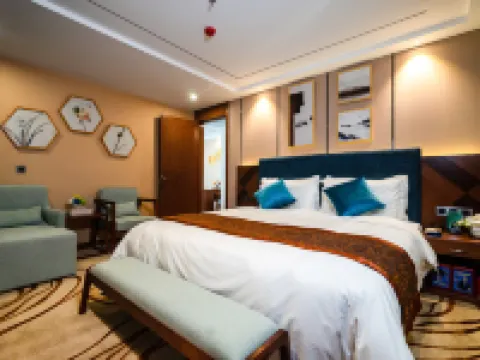 Peninsula International Hotel Hotels in Lichuan