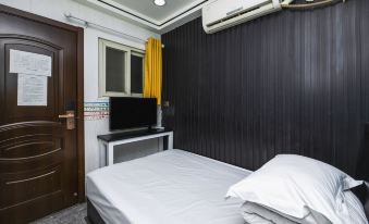 Beijing Qingxing Hotel (Tongren Hospital East Area)